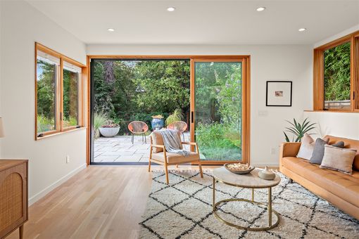 021 - MLS 2241 Glen Ave Berkeley068