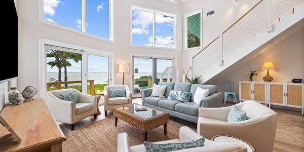 The Pros and Cons of Selling a Furnished …
