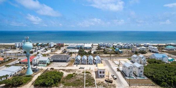 How to Stage a Coastal Vacation Home to …