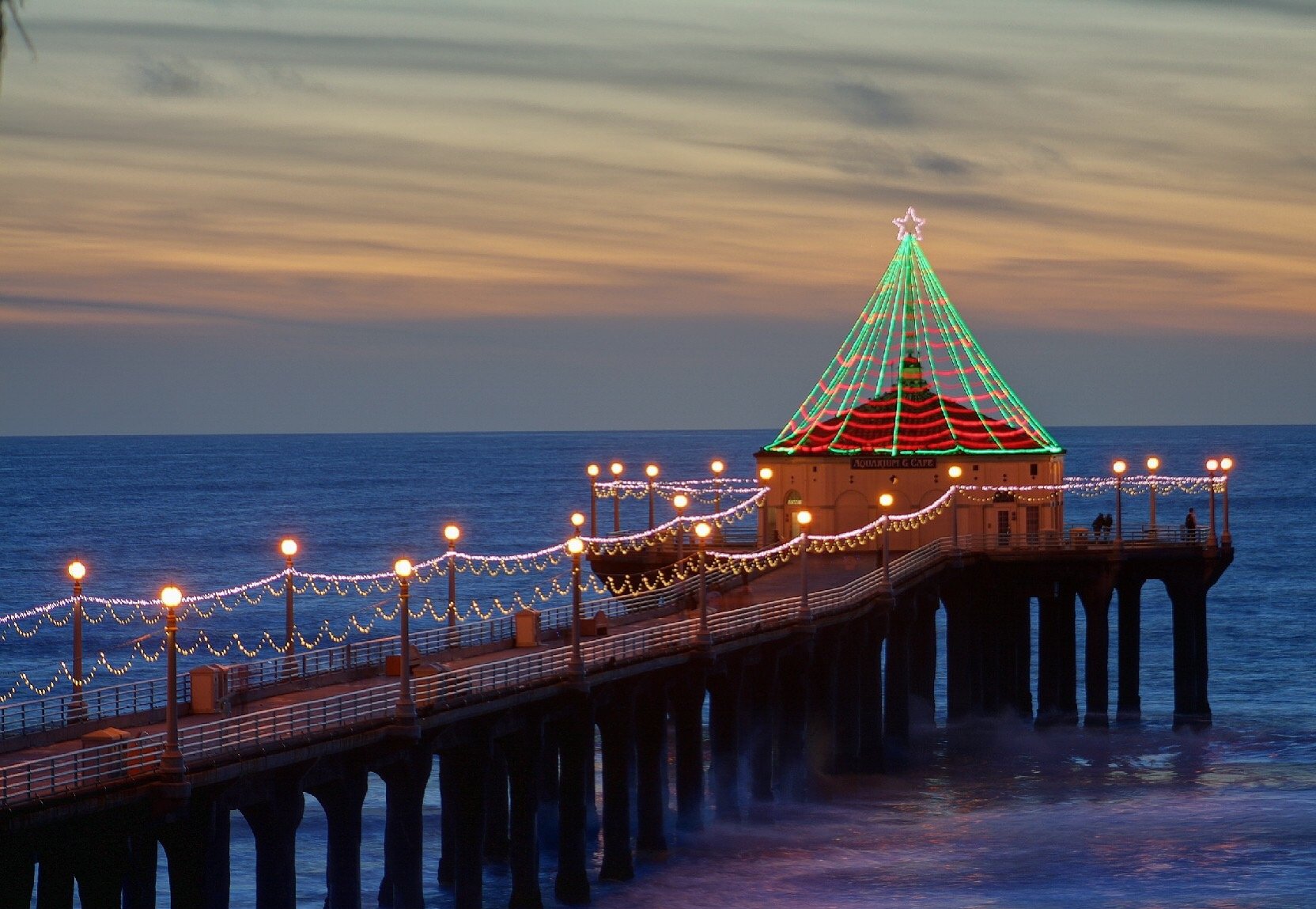 Manhattan Beach pier at Christmas