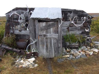 N1-DSCF8435-old cabin-resized