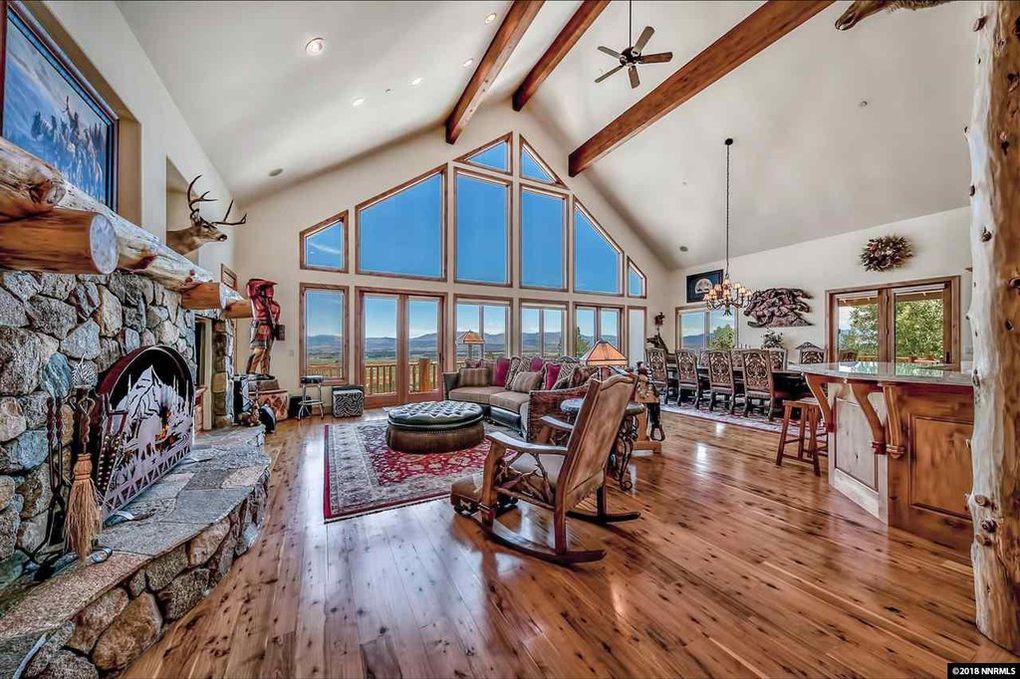 mountain view living room