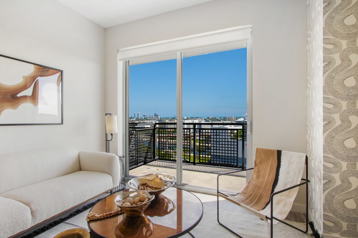 Livingroom Daytime-min