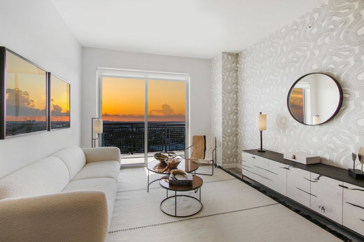 Livingroom Sunset-min