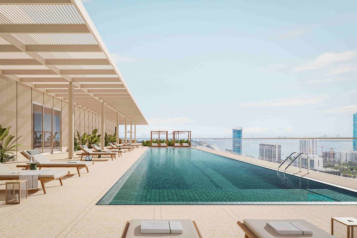 24_Rooftop_Pool_HD01