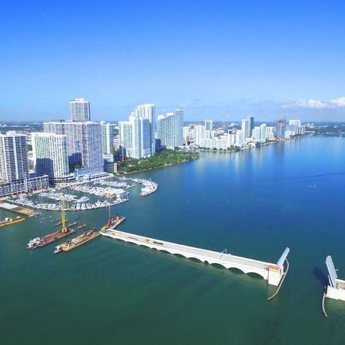 Best Waterfront Neighborhoods in Miami: Where Luxury Meets Lifestyle