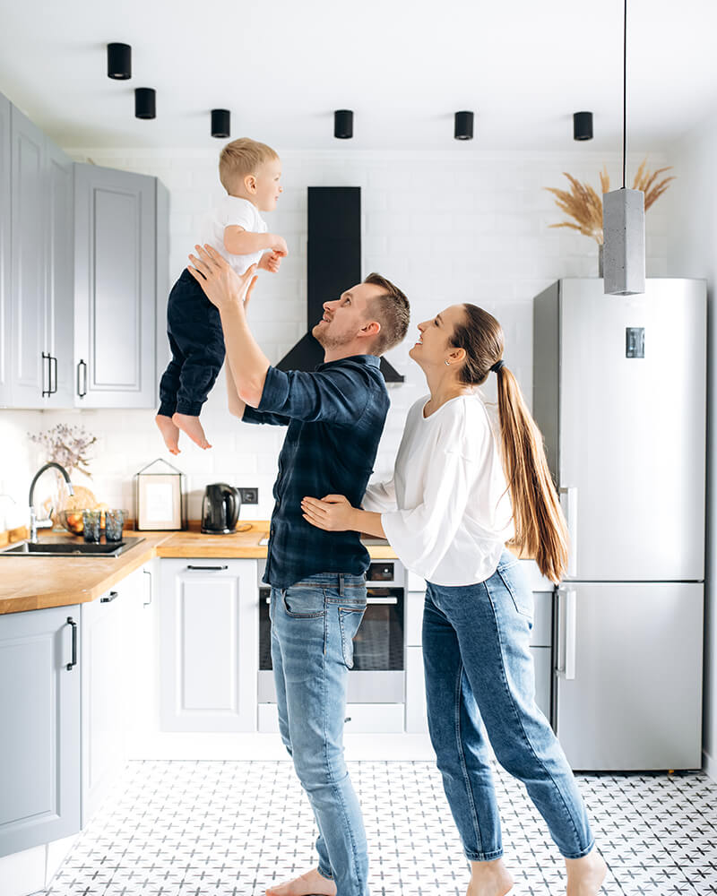 happy-family-kitchen