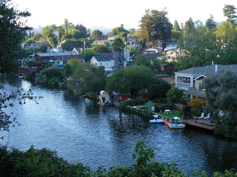 capitola-village-soquel-creek-1600w