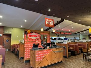 dennys-nvidia-san-jose-interior