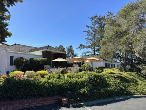 pasatiempo-hollins-house-front-2