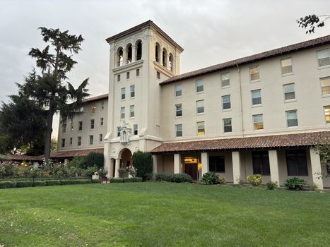 santa-clara-university-classrooms