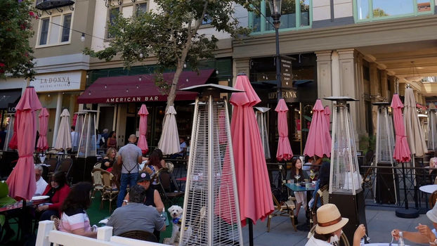 santana-row-outdoor-seating-2