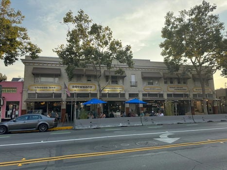 willow-glen-street-scene