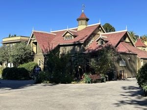 winchester-mystery-house-exterior-12-2