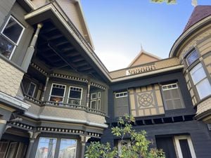 winchester-mystery-house-exterior-24-2