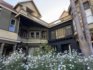 winchester-mystery-house-exterior-25-2