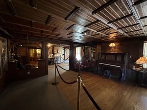 winchester-mystery-house-interior-105-2