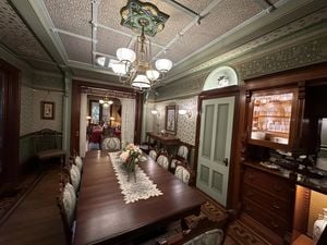 winchester-mystery-house-interior-87-2