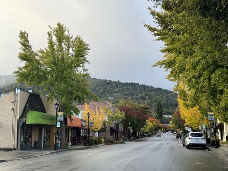saratoga-village-autumn