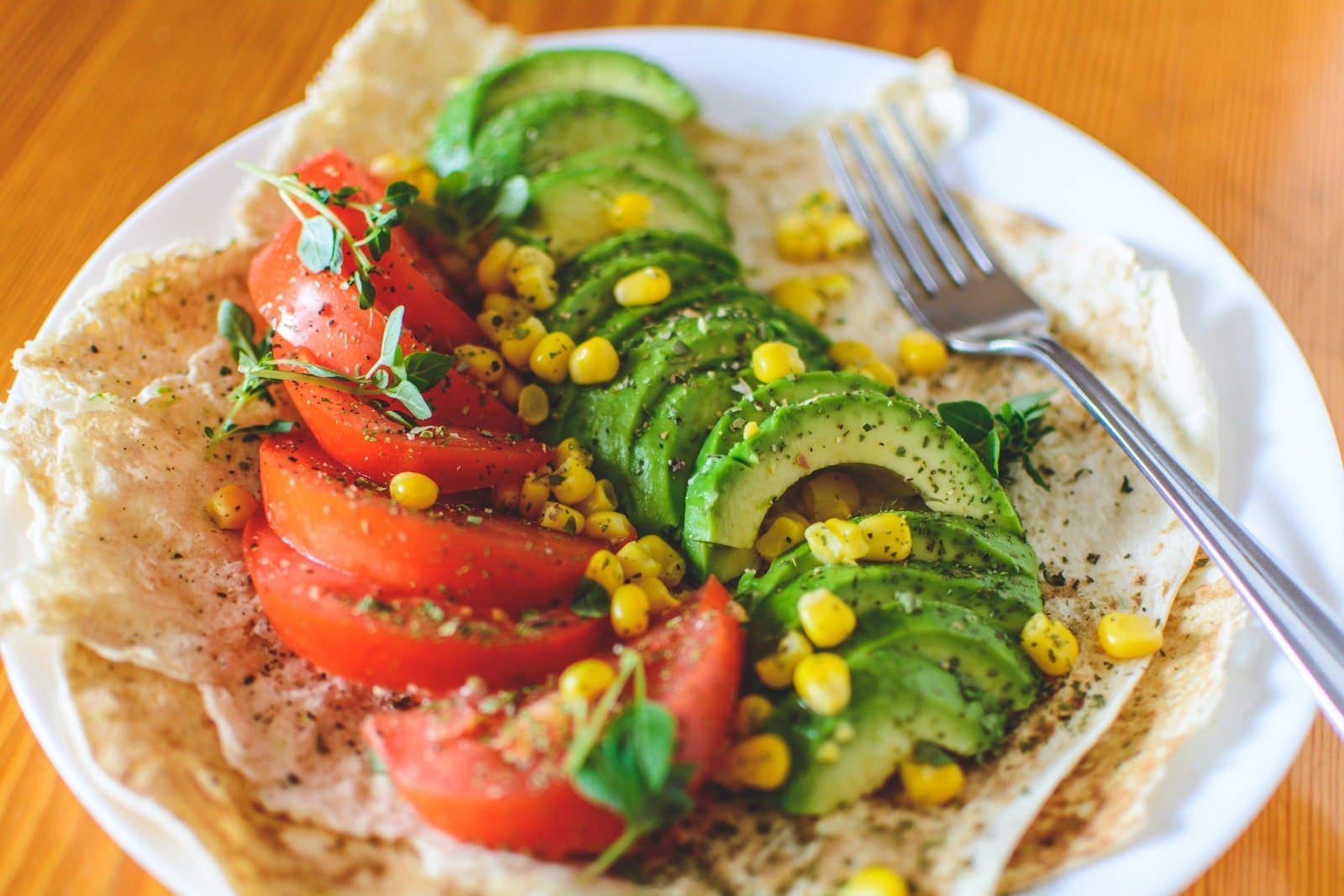 vegan-avocado-tomato