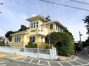 capitola-village-house