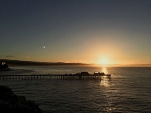 capitola-wharf-beautiful-sunrise