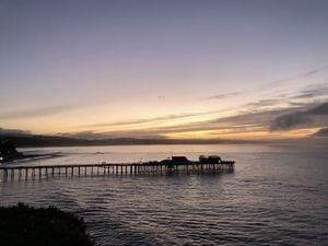 capitola-wharf-sunrise