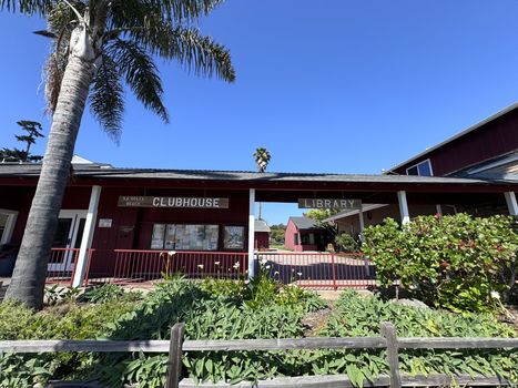 la-selva-beach-clubhouse-library-2