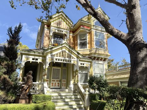 downtown-santa-cruz-victorian-yellow