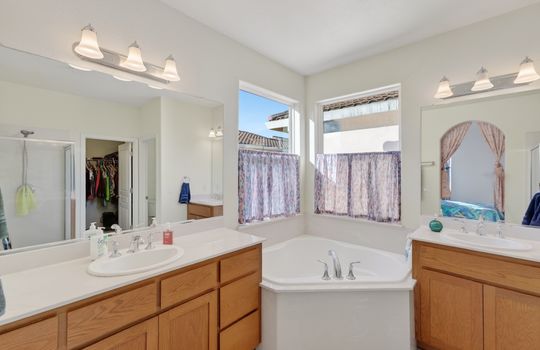 13-mba-041_rt_03929_183