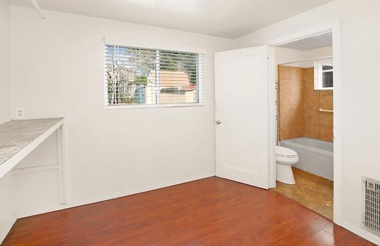 330-4841_rivervale_br1-2