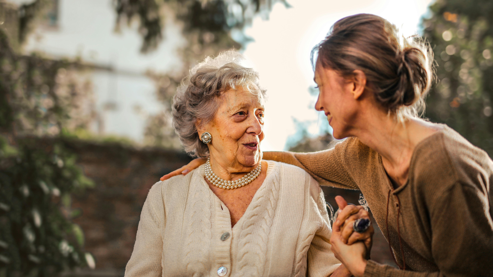 How to Talk to Your Aging Parents About Selling the Family Home