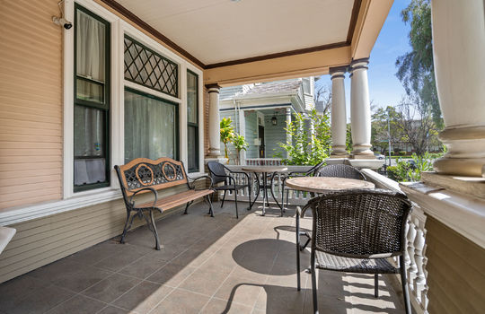 040-porch