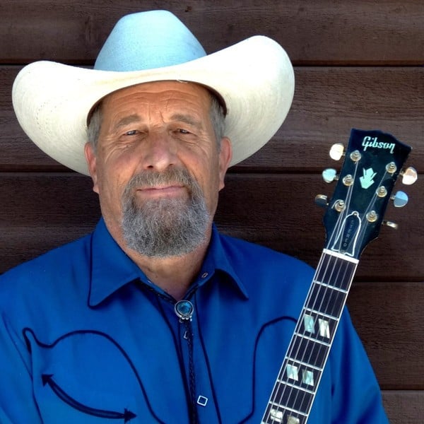 A-4369181-1709016654-1994