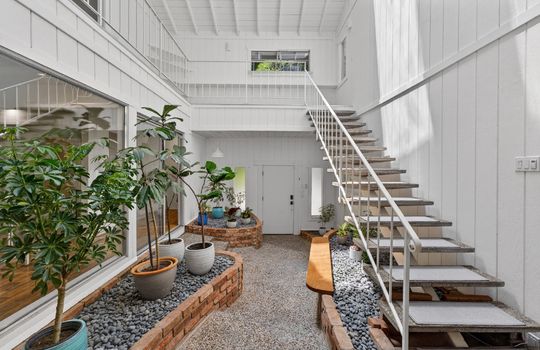 100-atrium