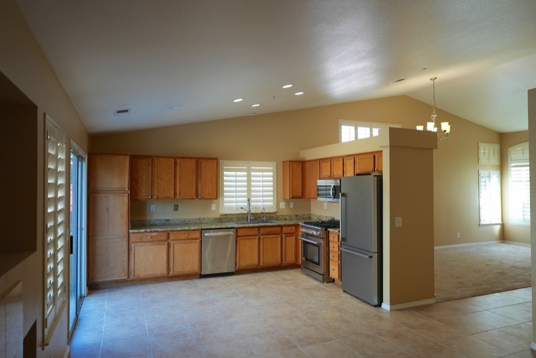 Kitchen after: clear counters