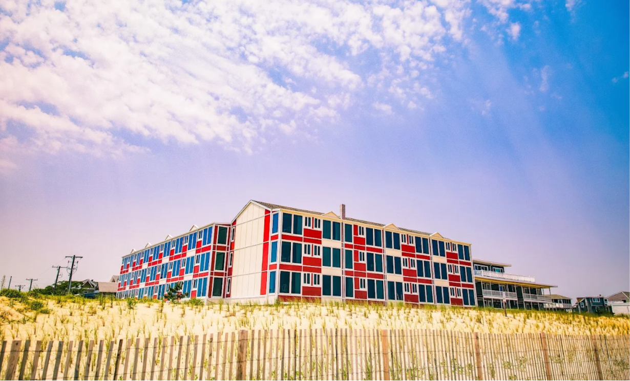 Surf Club Oceanfront Hotel