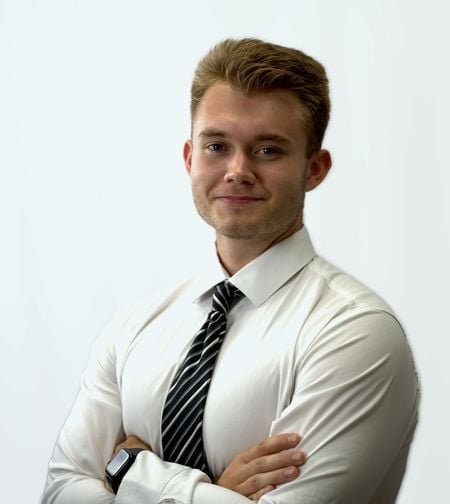 Roman Bradley Headshot