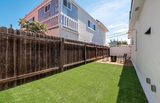 1131 19th St. Hermosa Beach, CA 90254 1 (49)