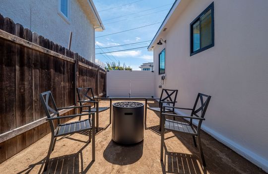 1131 19th St. Hermosa Beach, CA 90254 1 (50)