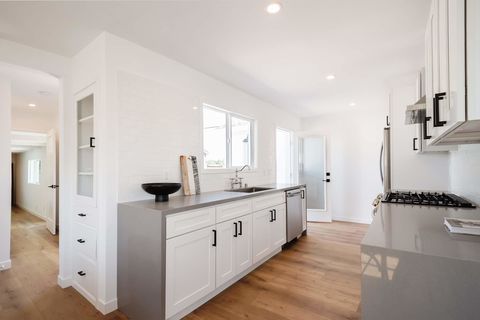 5617 Ashworth Street Photos (41)