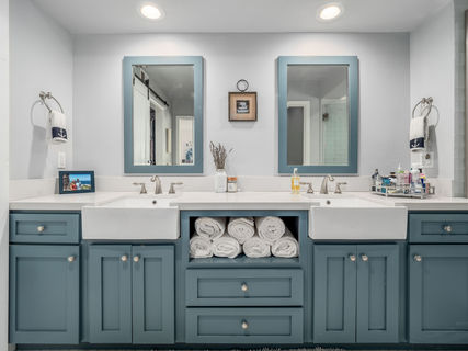 28SantaCruzInterior-17