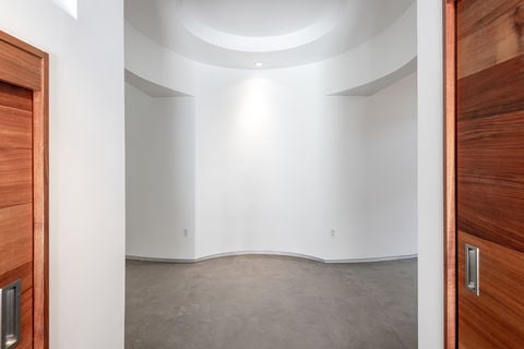 905 E Pine ES-7801064