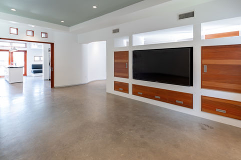 905 E Pine ES-7801074