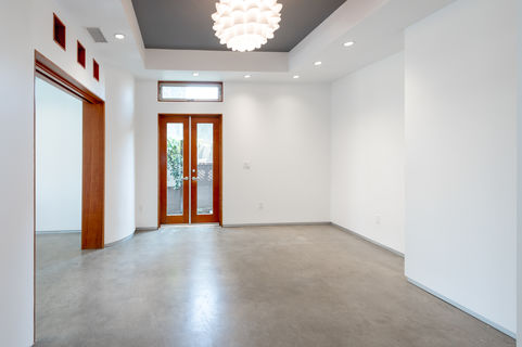 905 E Pine ES-7801090