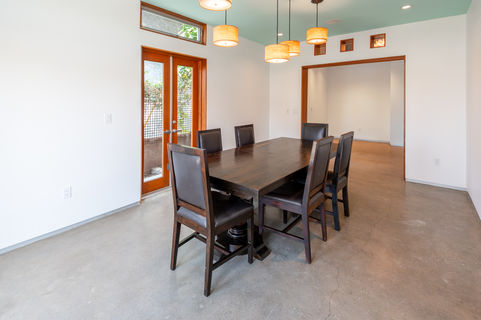 905 E Pine ES-7801115