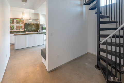 905 E Pine ES-7801122