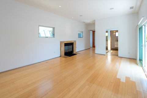 905 E Pine ES-7801206