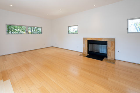 905 E Pine ES-7801210