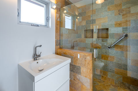 905 E Pine ES-7801226